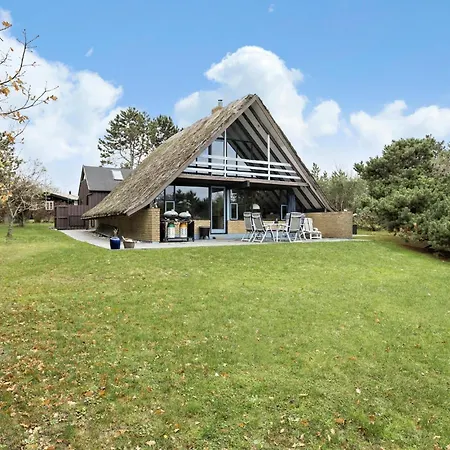 3 Bedroom In بيت للعطل *